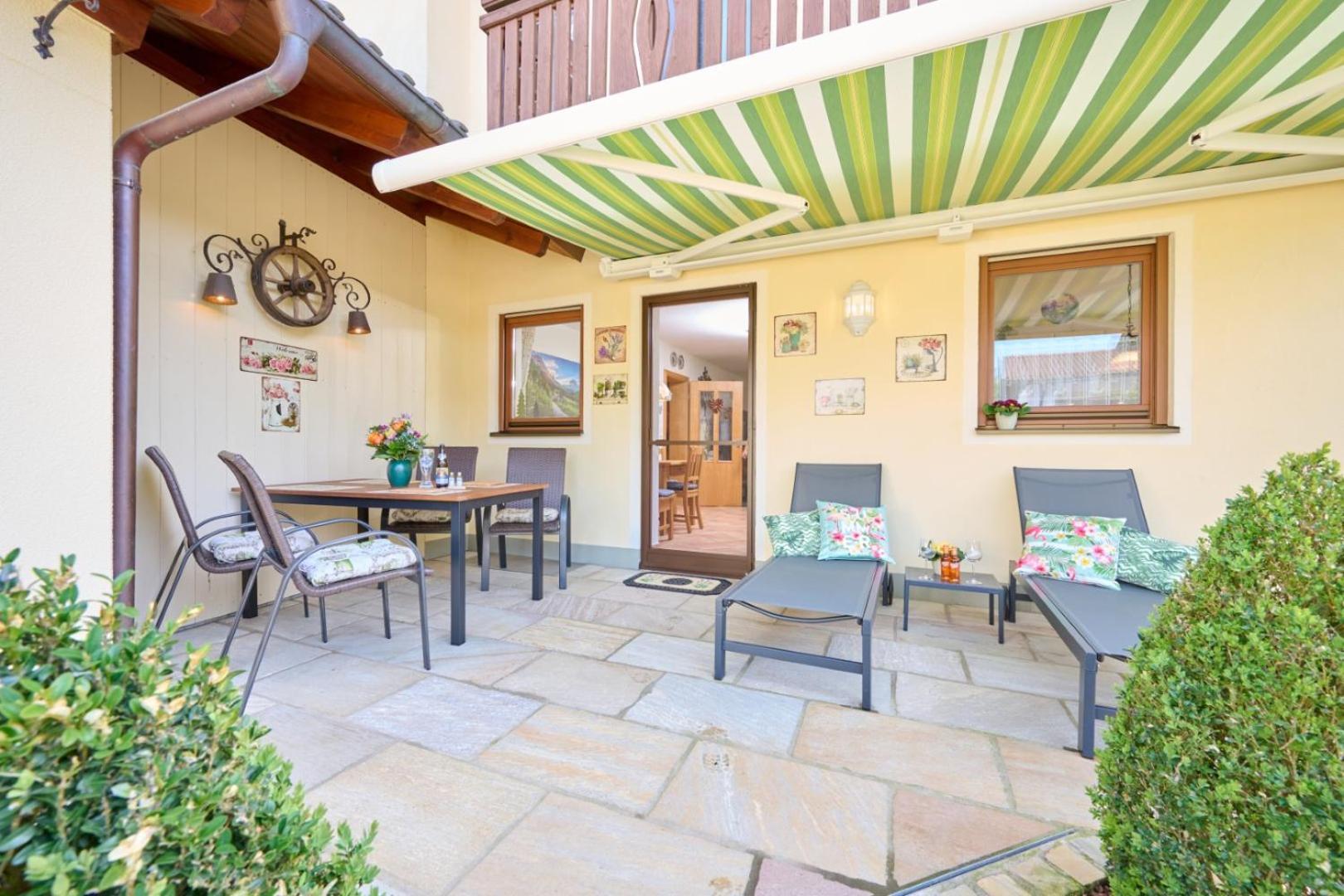 Alpenappartement Traumzeit - Pool / Eigene Terrasse / Garten Bernau am Chiemsee Luaran gambar